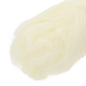 Naturalny sizal jasny 400g to dekoracyjny materiał florystyczny, idealny jako wypełnienie pudełek prezentowych i torebki do kwiatów, tworzący lekkie aranżacje w stylu boho.