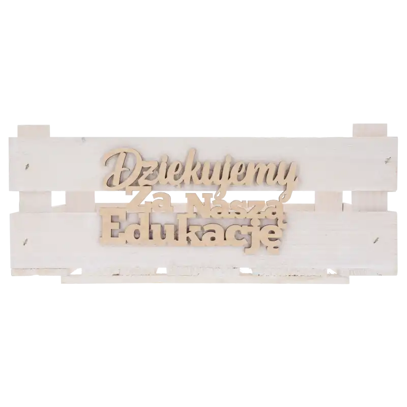 Pusta biała drewniana skrzynka 32 cm z wyeksponowanym napisem na przedniej ściance, widok na wprost.