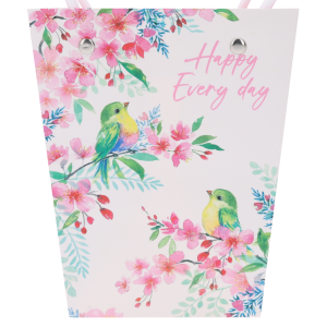 Zbliżenie na szczegółowy nadruk z ptakami i kwiatami wiśni na papierowej torebce dekoracyjnej z napisem Happy Every Day.
