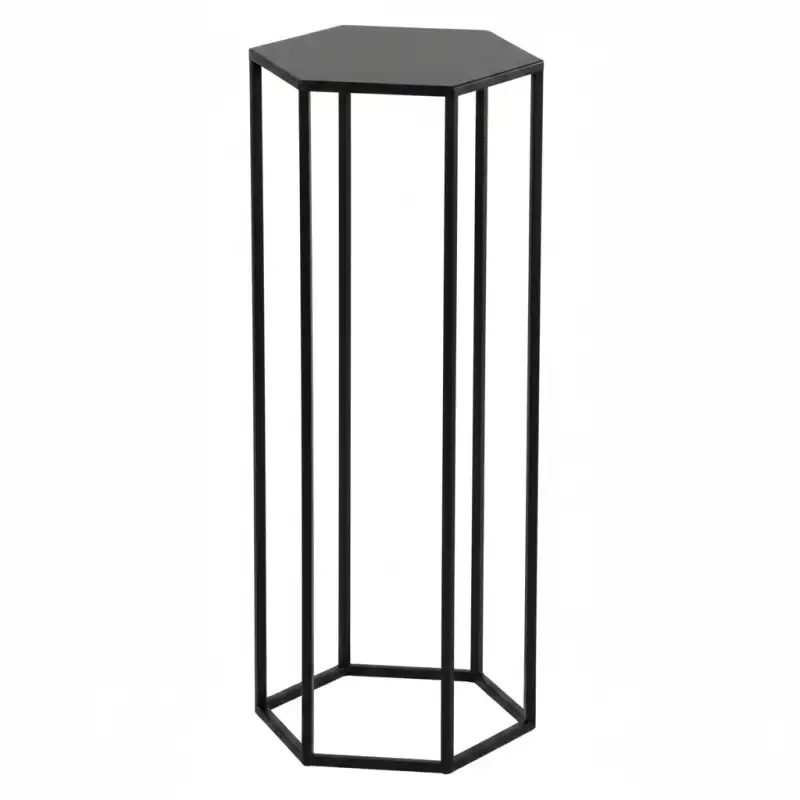 Czarny metalowy stojak o kształcie heksagonu i wysokości 70 cm. Minimalistyczna podstawa do nowoczesnych wnętrz.