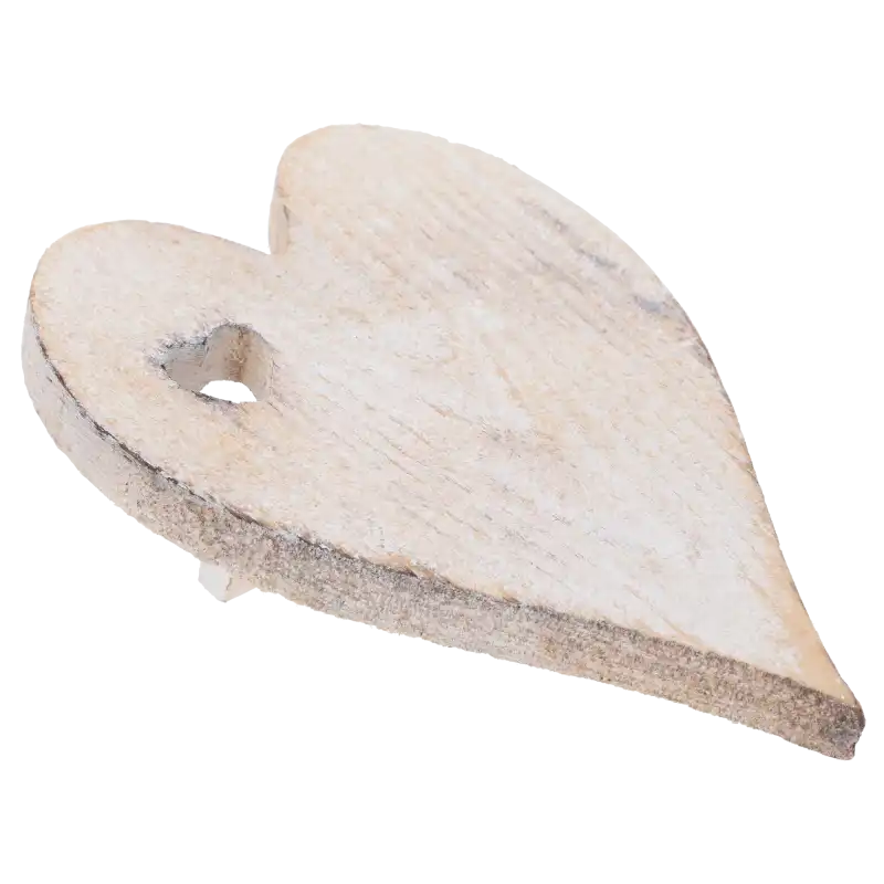Statuetka w kształcie serca 20 cm drewniana, postarzana ozdoba z z bazy bieli i szarości z wycięciem na kwiaty. Stylowy podkład pod kompozycje florystyczne i stroiki okolicznościowe, hurtownia florystyczna, sklep z dekoracjami.