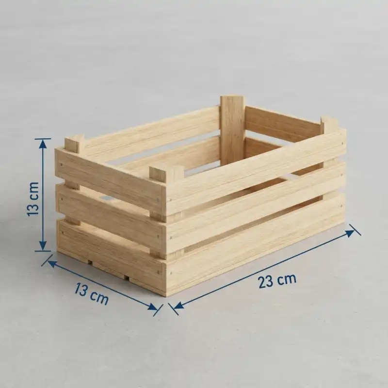 Wymiarowanie naturalnej skrzynki drewnianej o długości 23 cm i wysokości 13 cm na szarym tle.