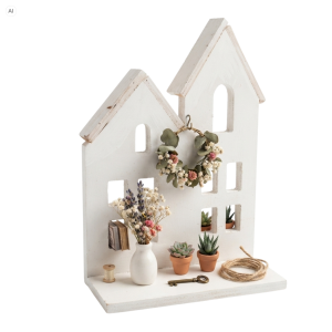Biały domek dekoracyjny z mini wazonem, sukulentami oraz ozdobnym wieńcem, prezentujący możliwości aranżacji DIY.