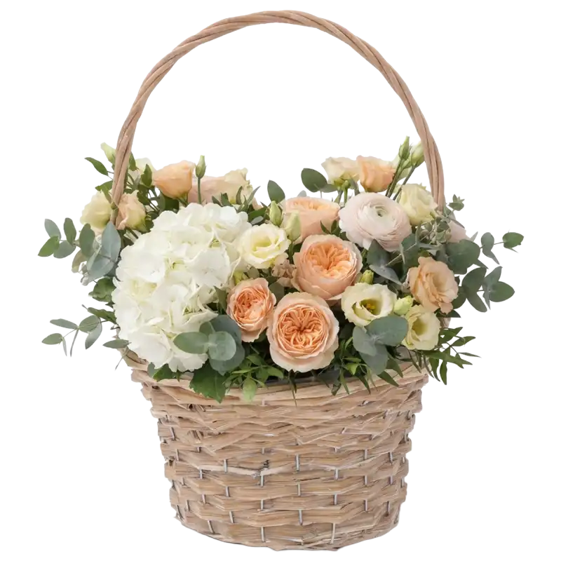 Naturalny kosz wiklinowy w rozmiarze L wypełniony pastelowymi kwiatami. Dekoracja florystyczna na białym tle, pokazująca pojemność naczynia.