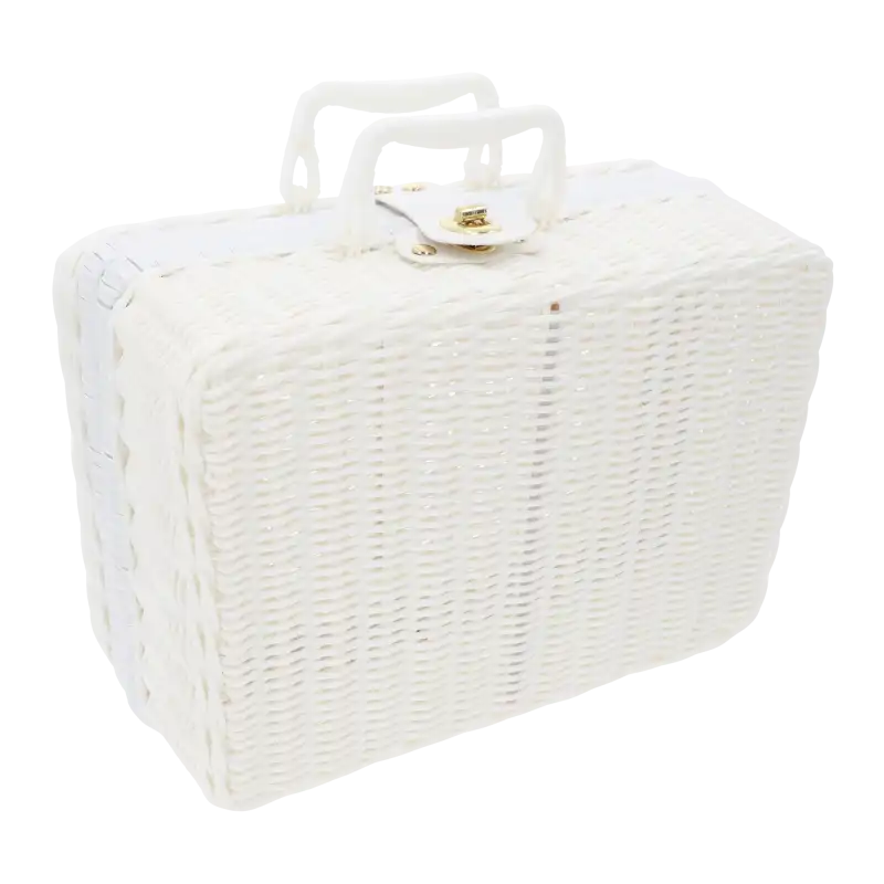 Biały kuferek dekoracyjny walizka 30x22 cm z plecionki ze złotym zapięciem i rączkami