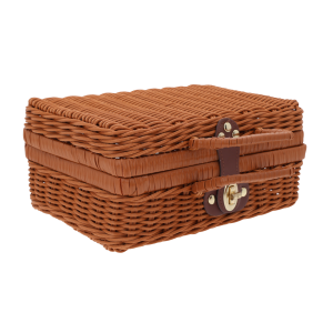 Brązowy kuferek dekoracyjny walizka 26x18 cm ze złotym zapięciem i plecionką.