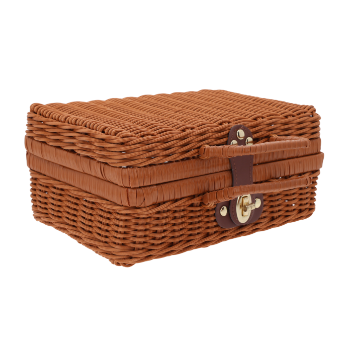 Brązowy kuferek dekoracyjny walizka 26x18 cm ze złotym zapięciem i plecionką.