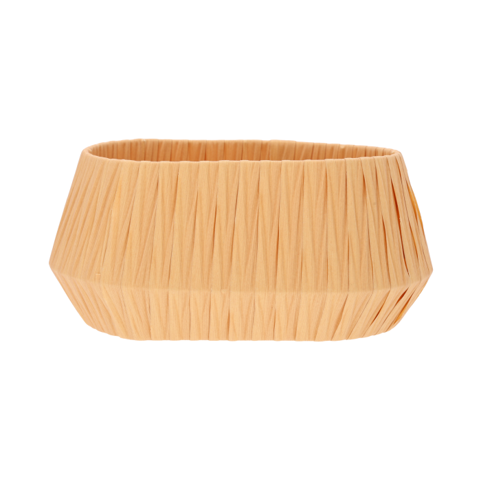Beżowa owalna osłonka dekoracyjna z plecionki 26x17 cm na białym tle