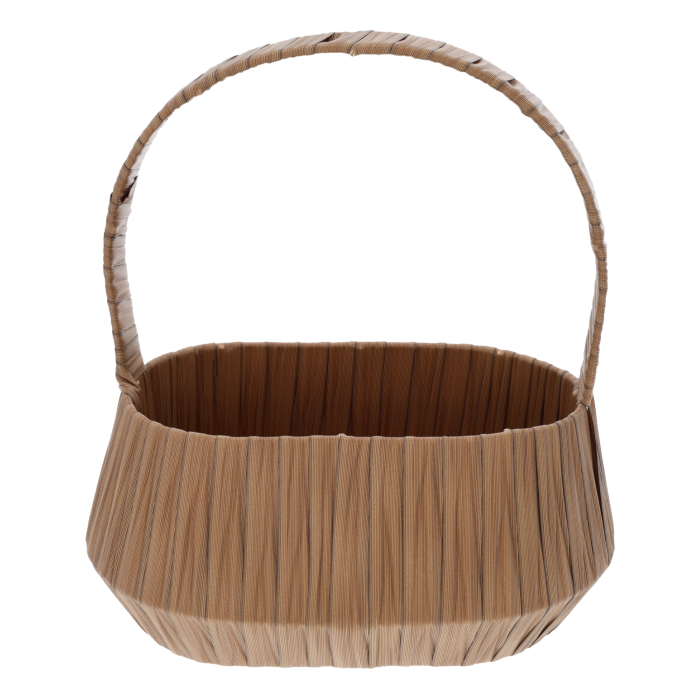 Brązowy owalny kosz dekoracyjny z tworzywa 26x17 cm na białym tle