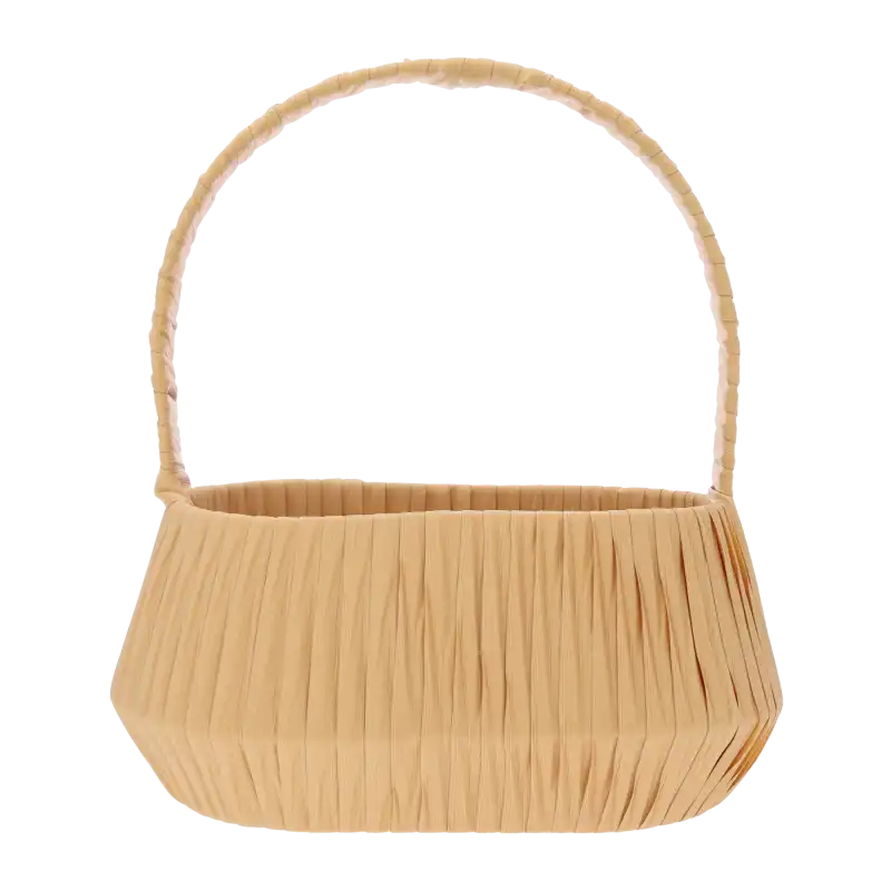 Beżowy owalny kosz dekoracyjny z plecionki 26x17 cm na białym tle.