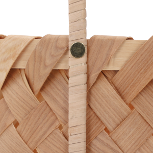 Zbliżenie na plecioną strukturę i rączki torby dekoracyjnej L 40x25 cm