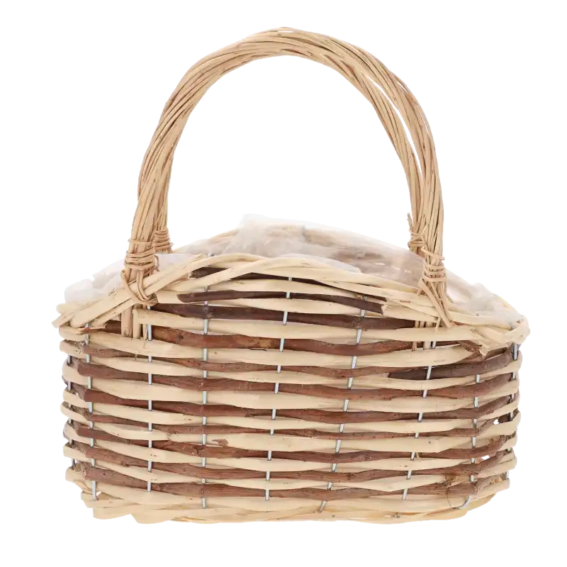 Owalny kosz wiklinowy z folią M 27 cm na białym tle