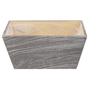 Szara drewniana skrzynka na kwiaty 20x12x10 cm z folią w środku na białym tle.