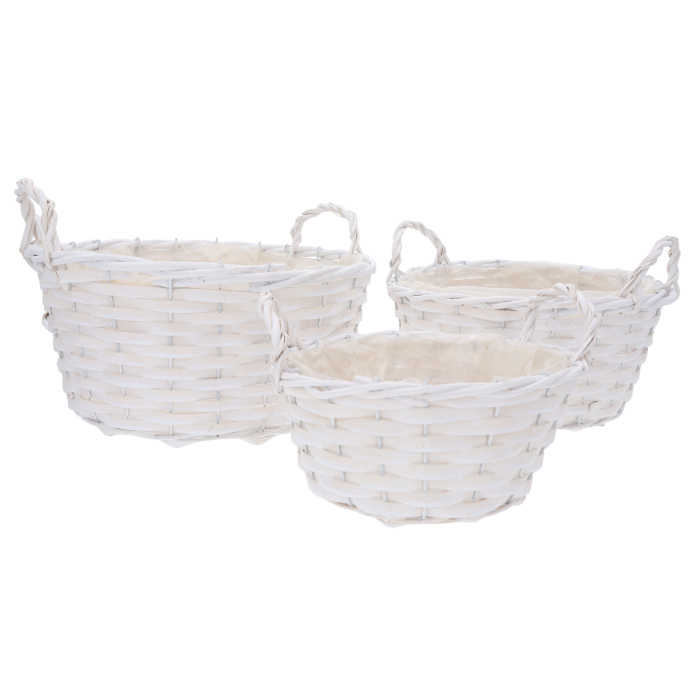 Białe okrągłe osłonki wiklinowe 3 szt: L 30 cm, M 27 cm i S 22 cm z uchwytami na białym tle