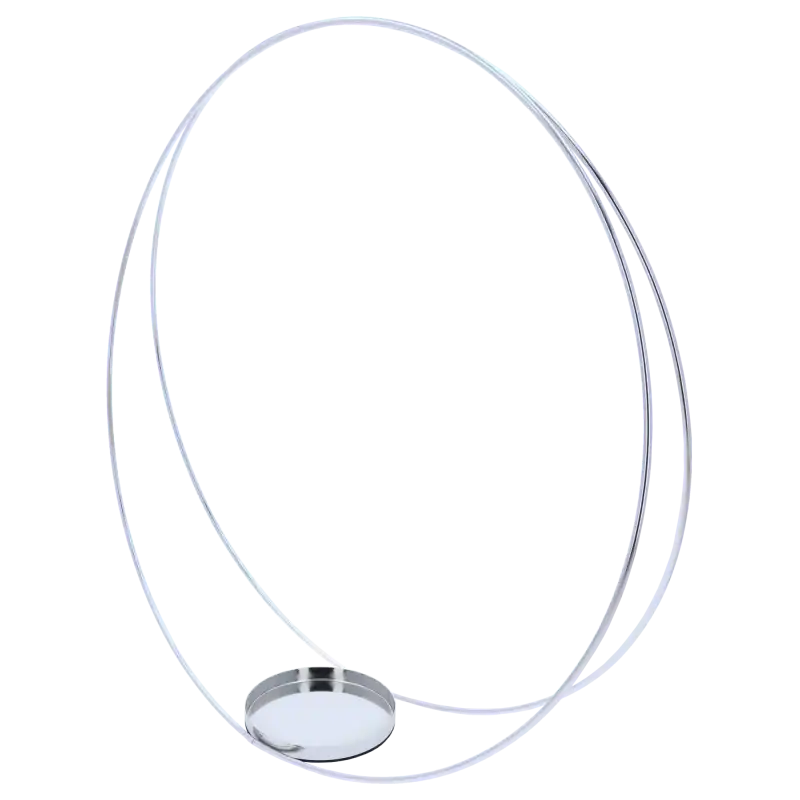 Srebrny metalowy stojak na kompozycje 45 cm w ujęciu z bliska na neutralnym jasnym tle