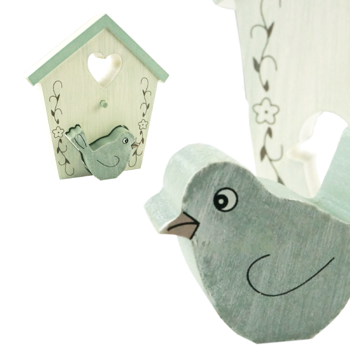 Domek z ptaszkiem 14 cm 2w1 z wyjmowaną figurką ptaka. Ta ozdoba 14x13 cm stanowi idealne artykuły dekoracyjne do domu.